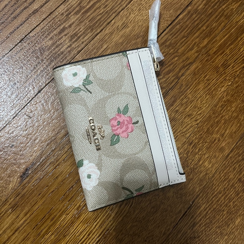 Coach: Key Card Holder💐 - Picture 2 of 5